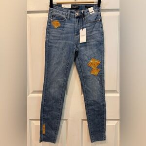 Judy Blue Jeans Women’s Size 3/26 Blue 70s Skinny Fit Floral Patches NWT